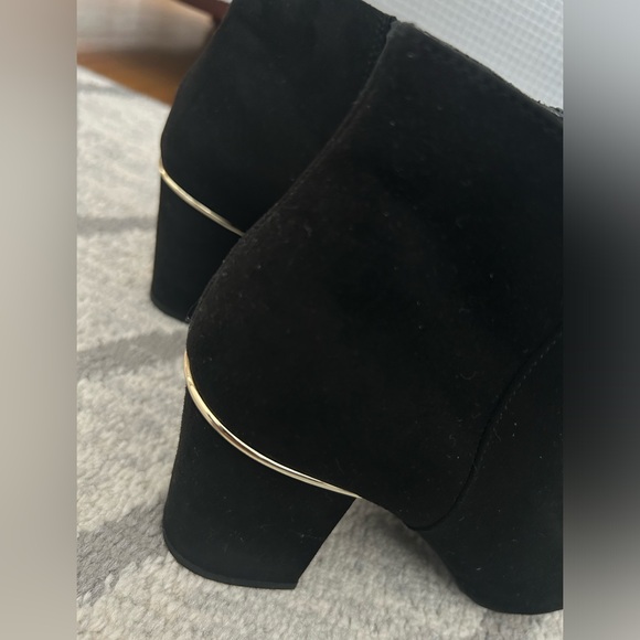 Sears heeled booties, black, size 8. - Picture 3 of 4